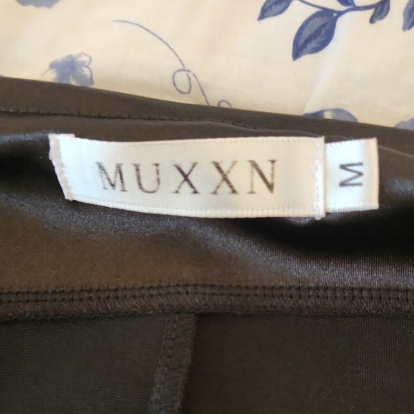 Black Sleeveless Off-Shoulder Prom Gown - Picture 2 of 6